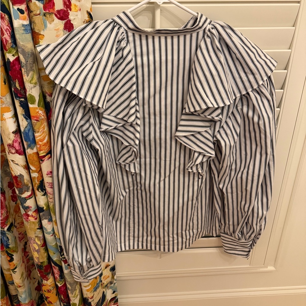 FRNCH ruffle blouse - Picture 3 of 4